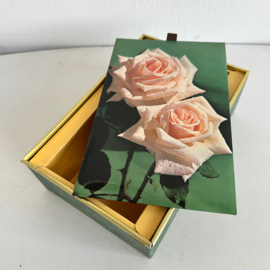 OB033 GREEN AND GOLD PALE PINK ROSE BOX