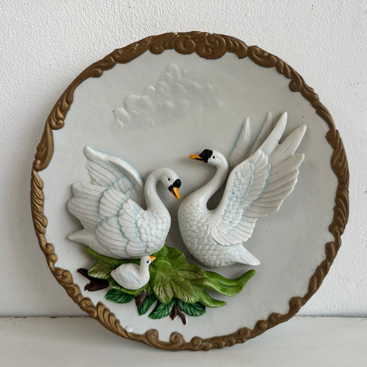 OB043 VINTAGE 3D PLATE WITH SWANS MADE OF CERAMIC & GOLD-COLORED DECORATIVE EDGE