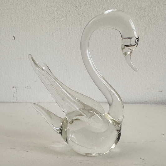 OB052 LITTLE GLASS SWAN FIGURINE