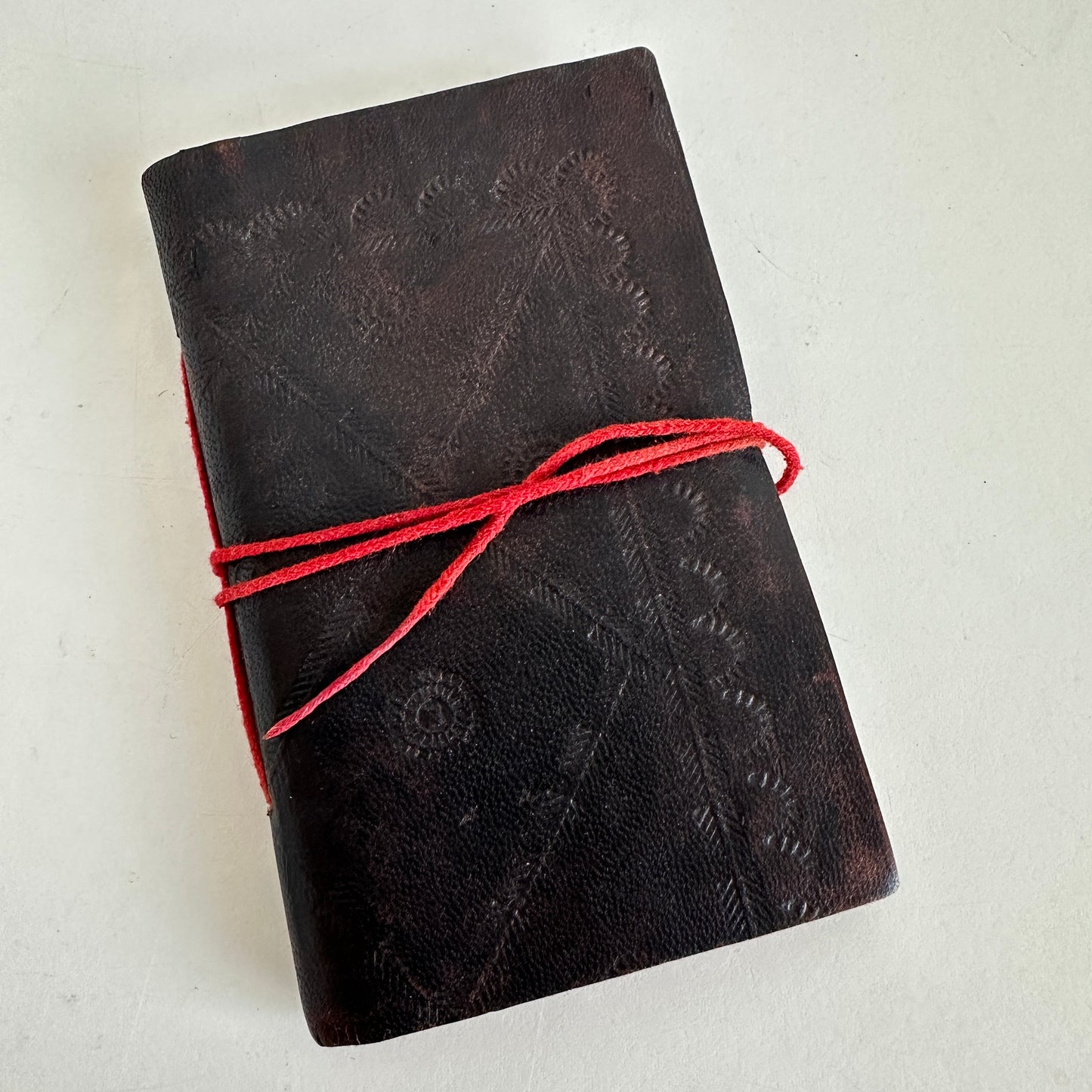 OB073 LEATHER BOUND JOURNAL