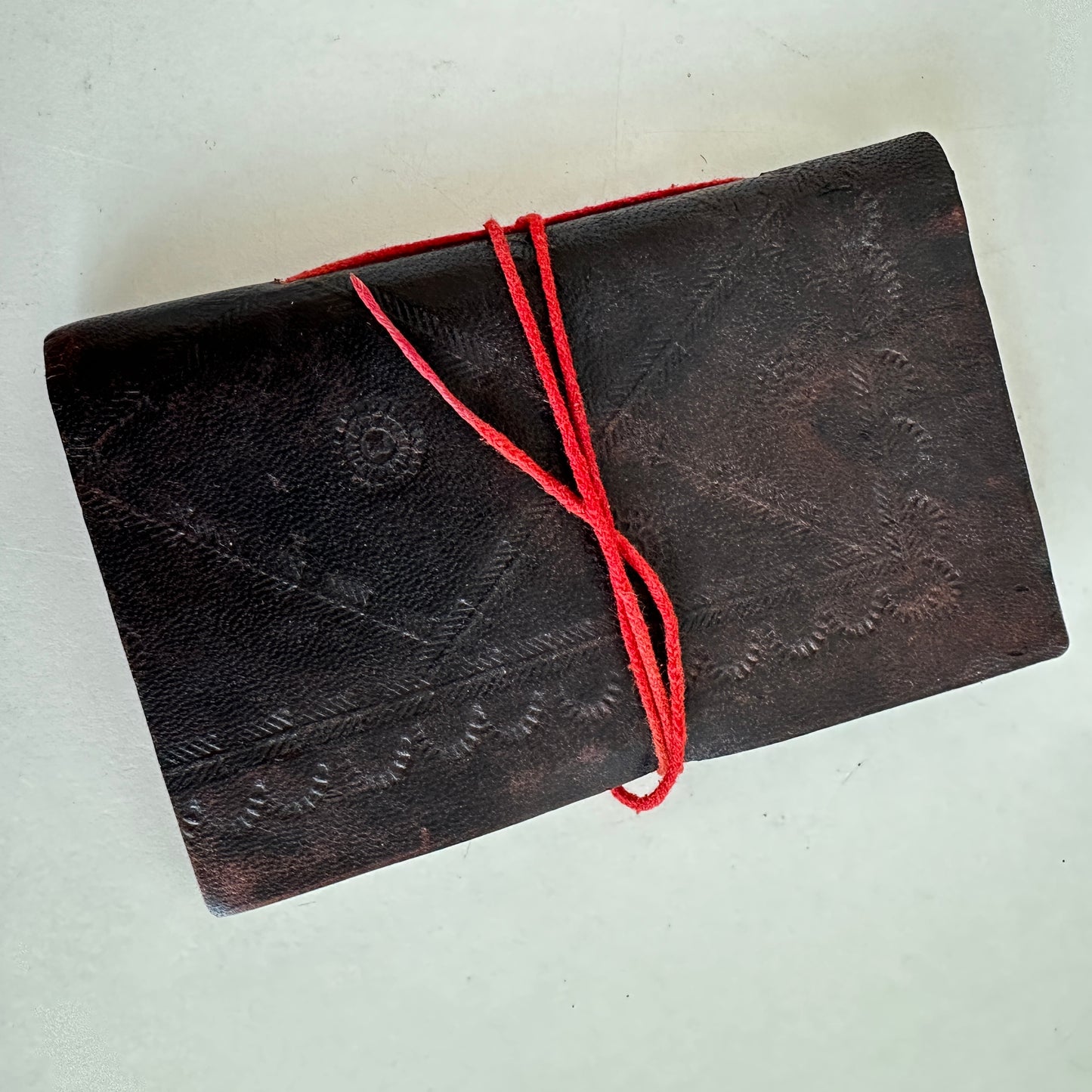 OB073 LEATHER BOUND JOURNAL