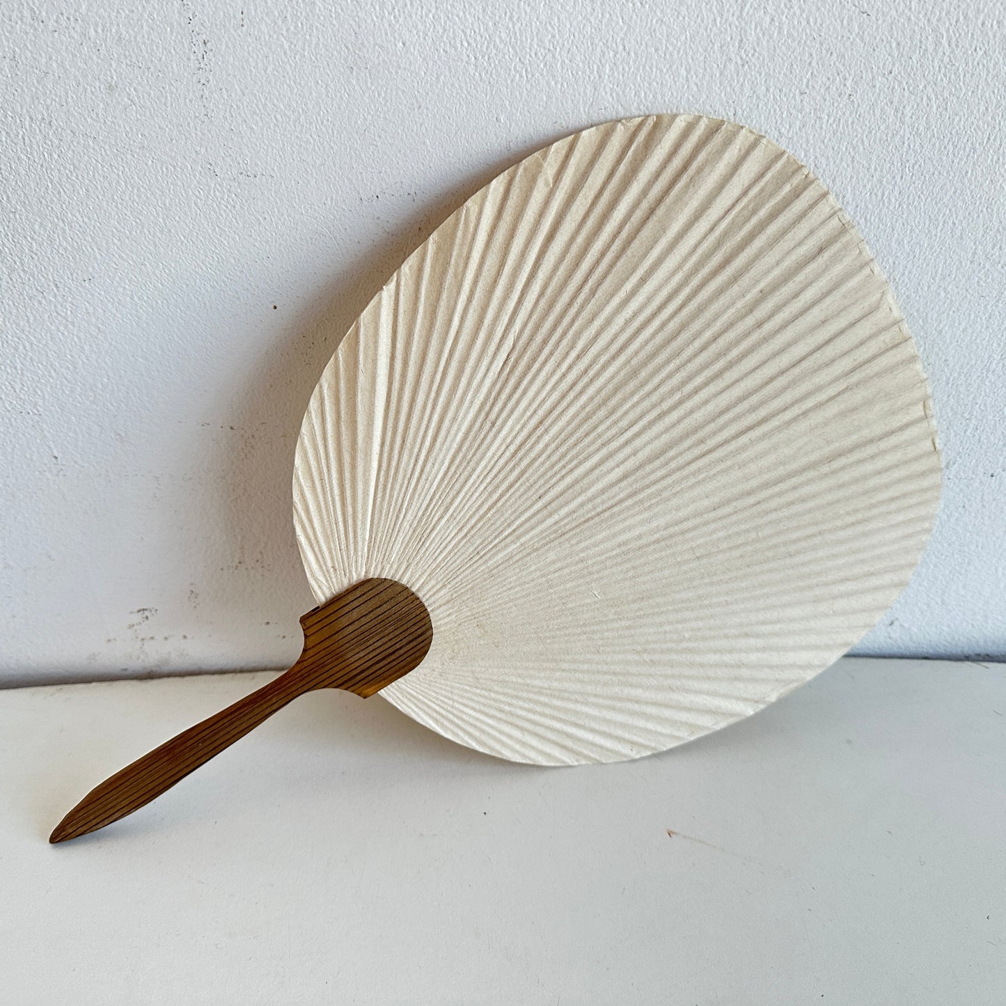 OB074 PAPER FAN WITH WOOD HANDLE