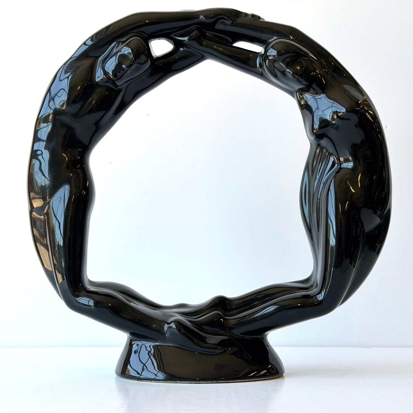 OB081 CIRCLE OF LOVE SCULPTURE