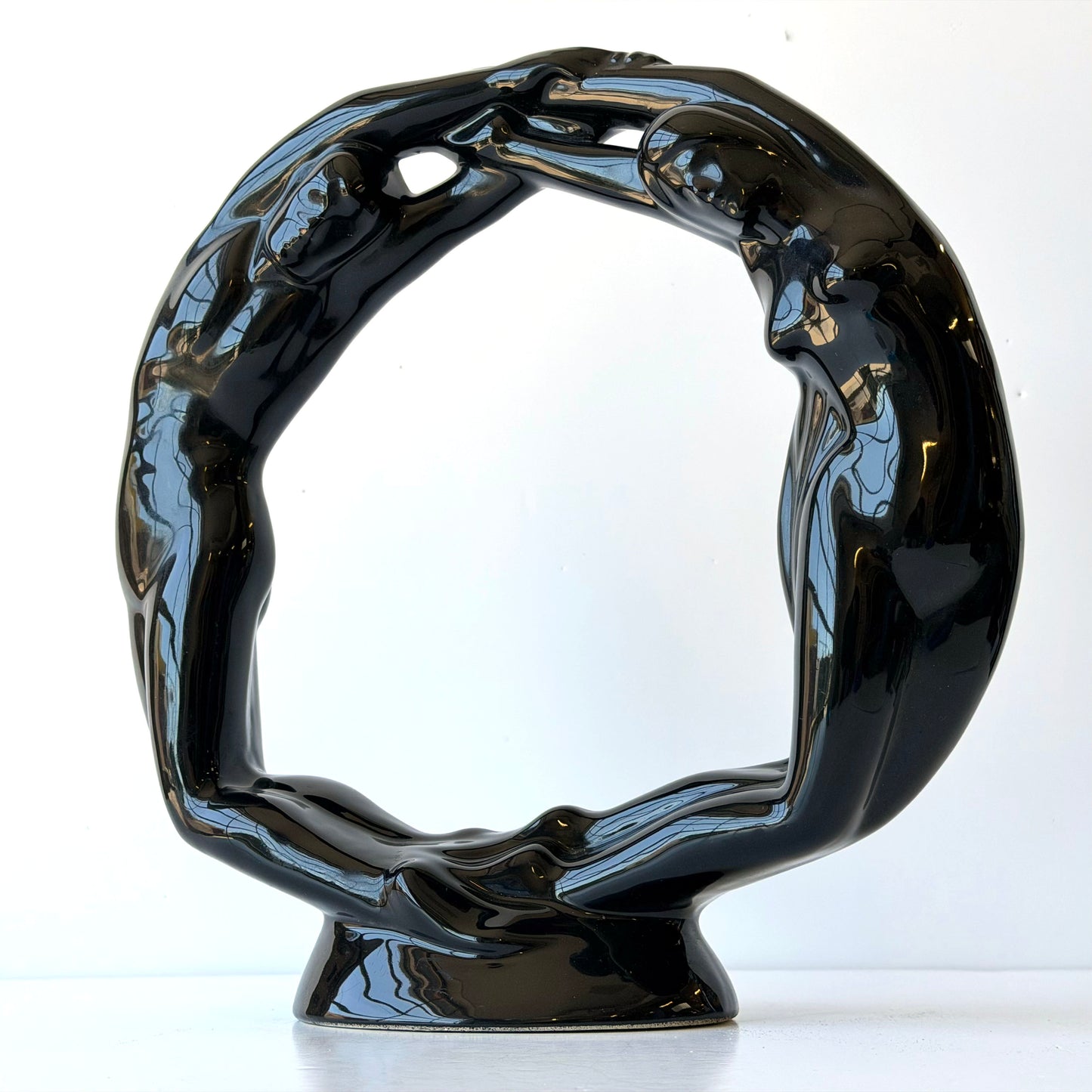 OB081 CIRCLE OF LOVE SCULPTURE