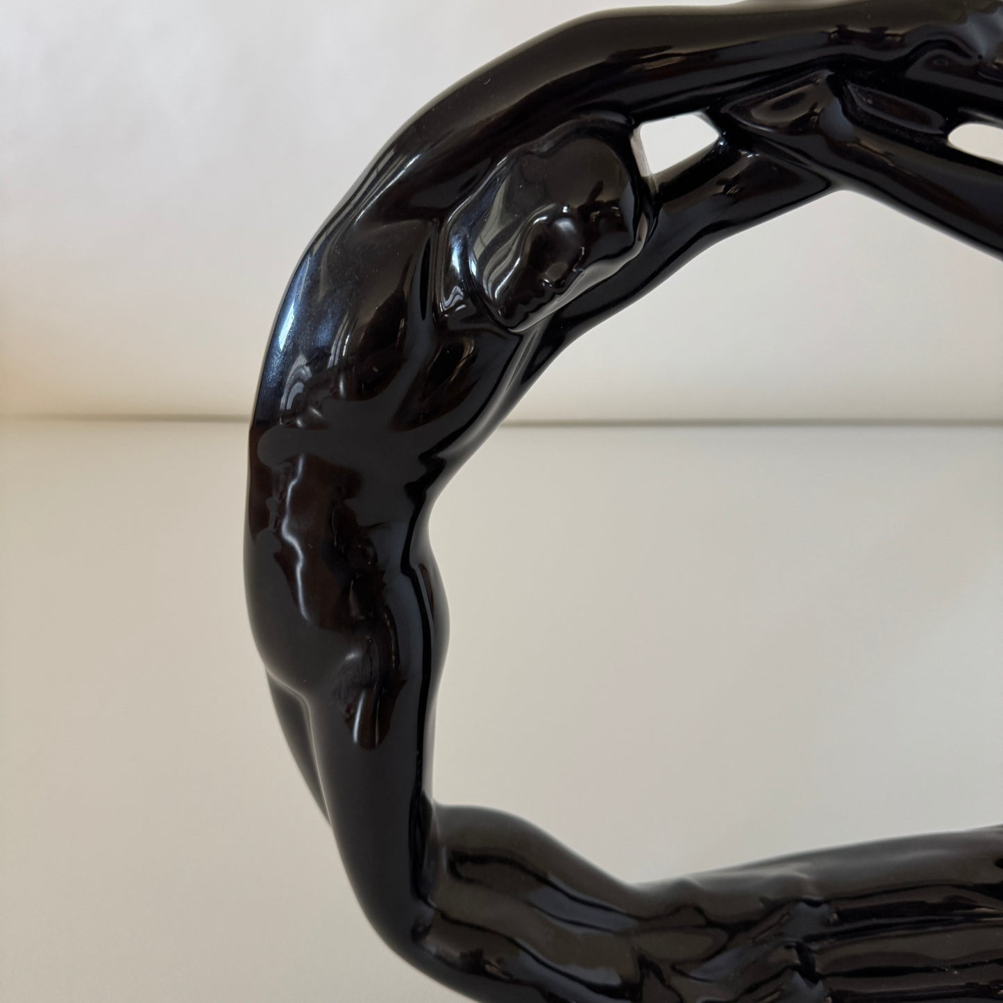 OB081 CIRCLE OF LOVE SCULPTURE