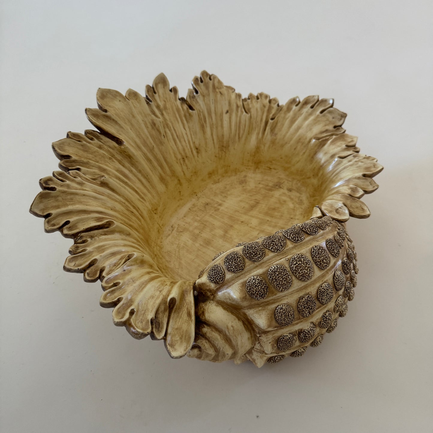 OB082 LARGE RESIN SHELL BOWL
