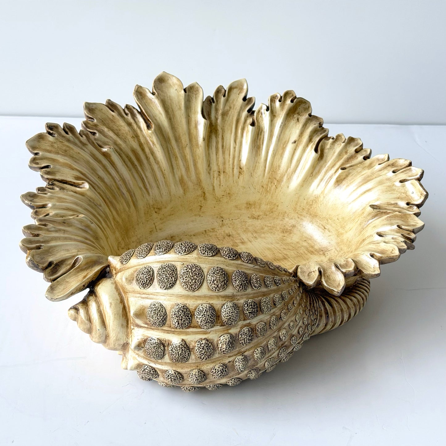 OB082 LARGE RESIN SHELL BOWL