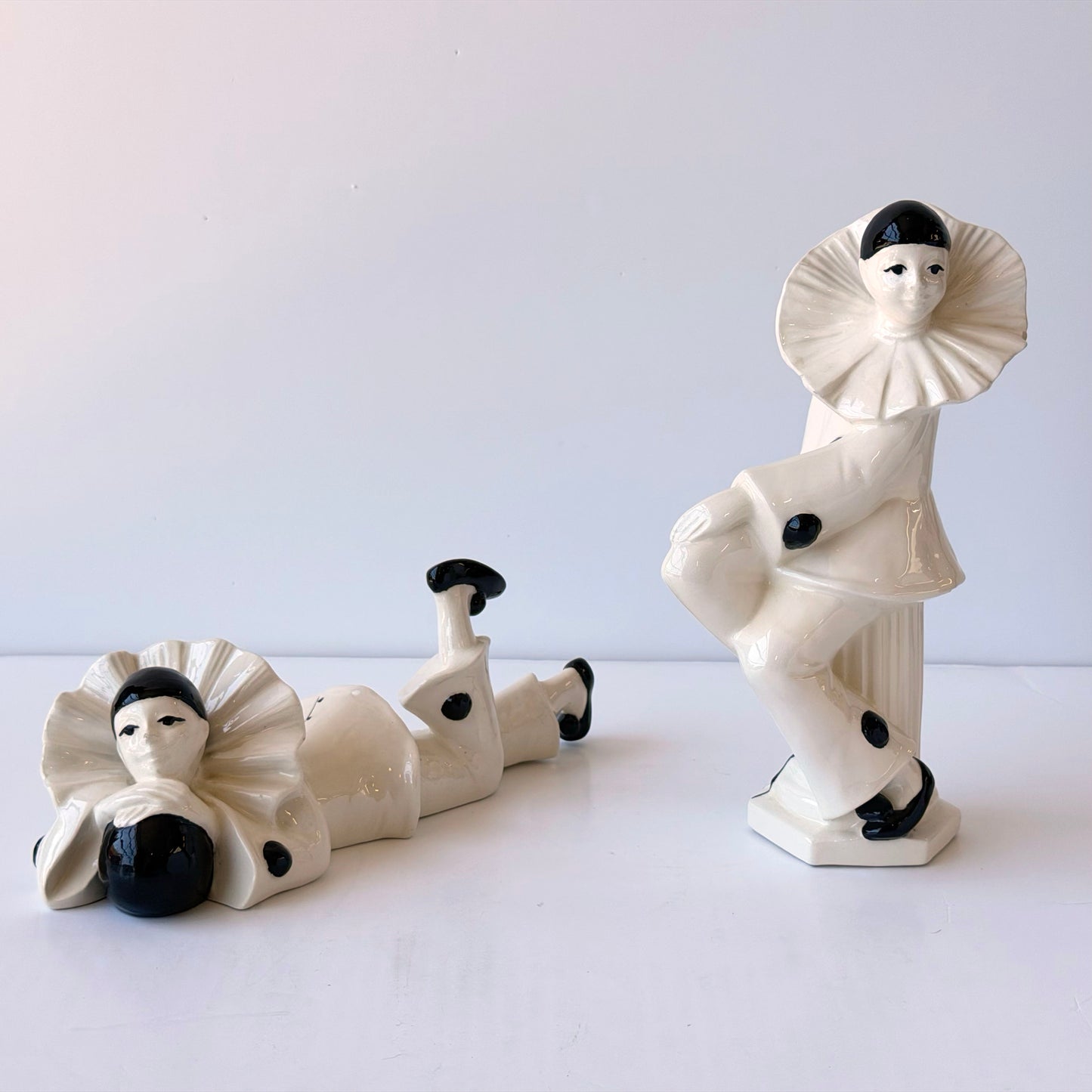 OB084 SET OF TWO BLACK & WHITE CLOWN FIGURES