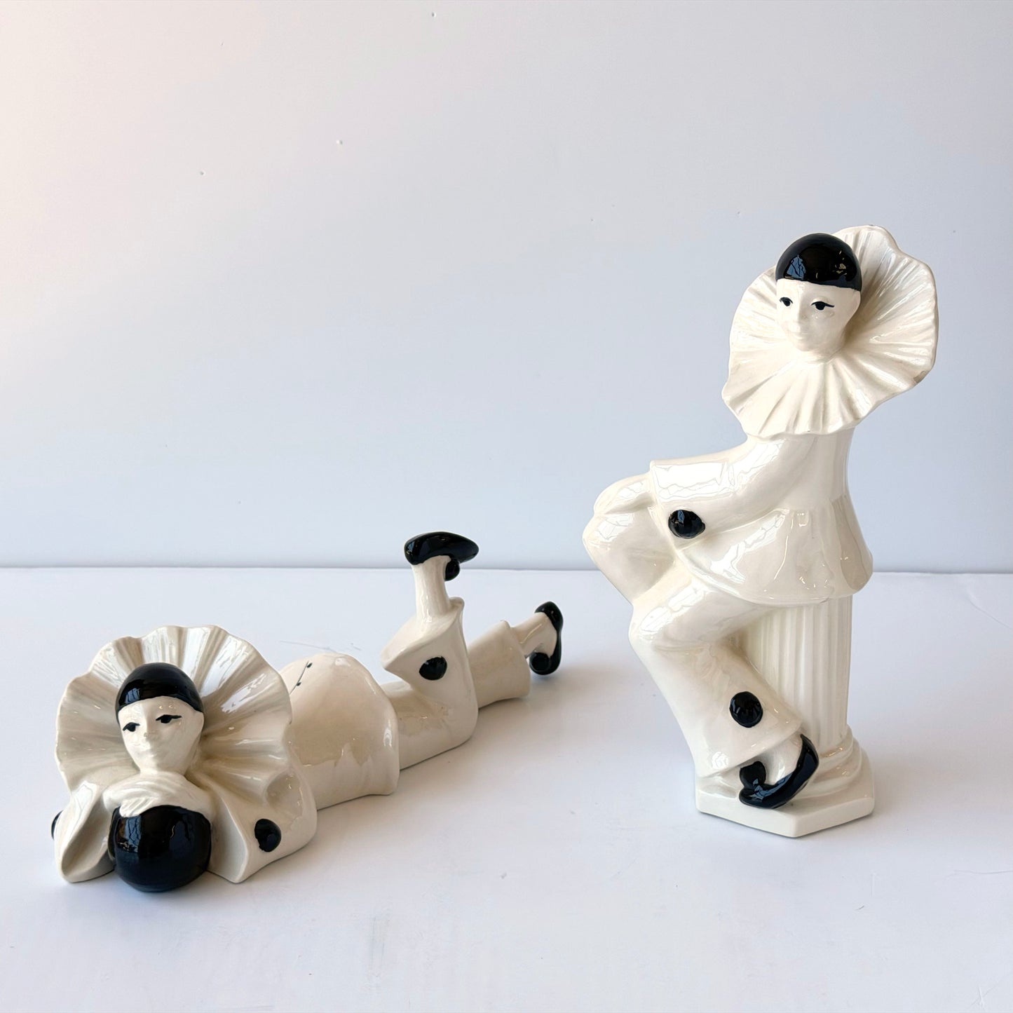 OB084 SET OF TWO BLACK & WHITE CLOWN FIGURES