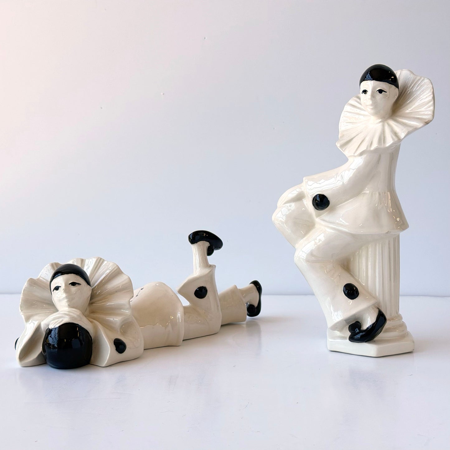 OB084 SET OF TWO BLACK & WHITE CLOWN FIGURES