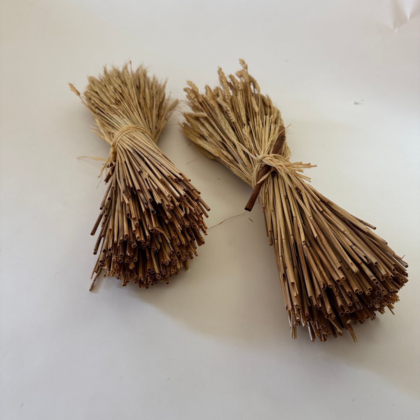 OB086 SET OF TWO WHEAT SHEAVES