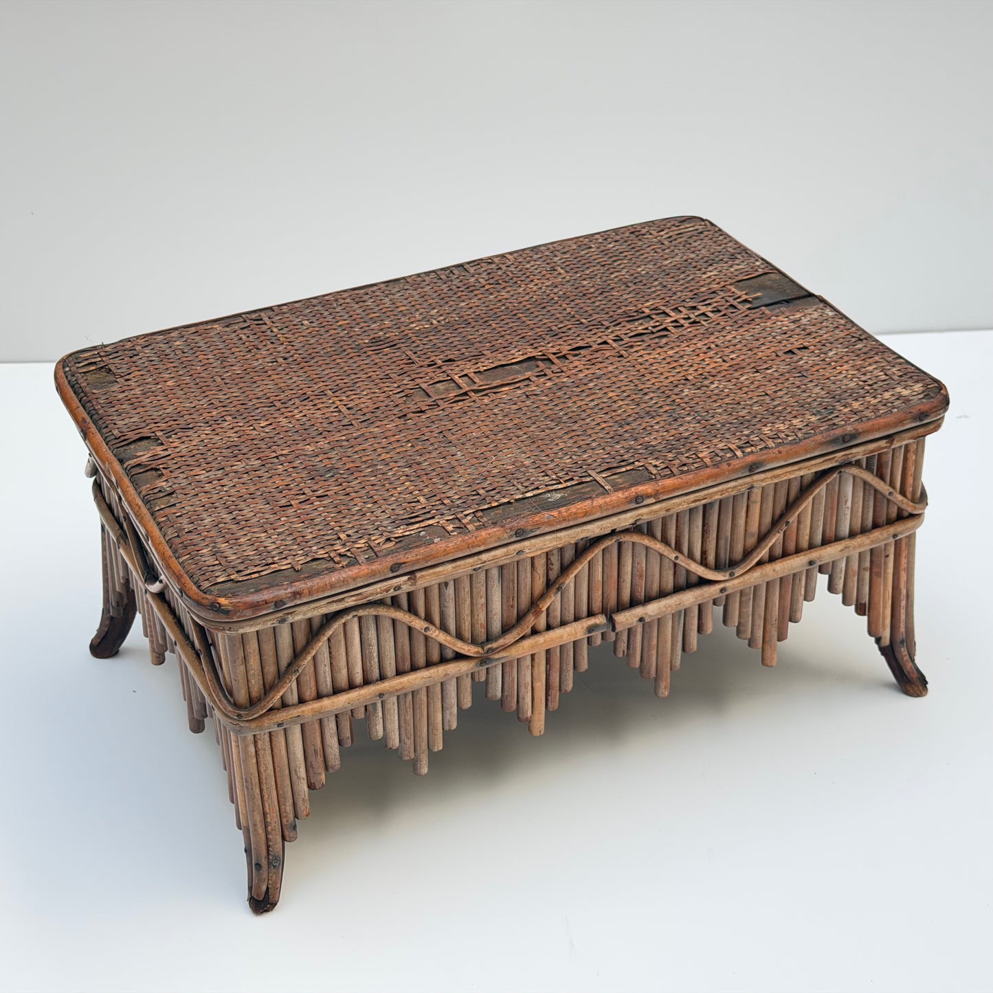 OB098 BAMBOO TABLETOP RISER TABLE