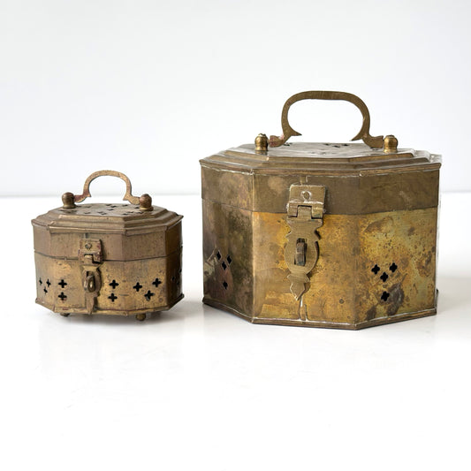 OB101 SET OF TWO BRASS TRINKET BOXES