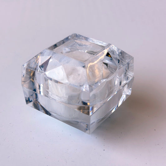 OB105 WHITE ROSE IN ACRYLIC BOX