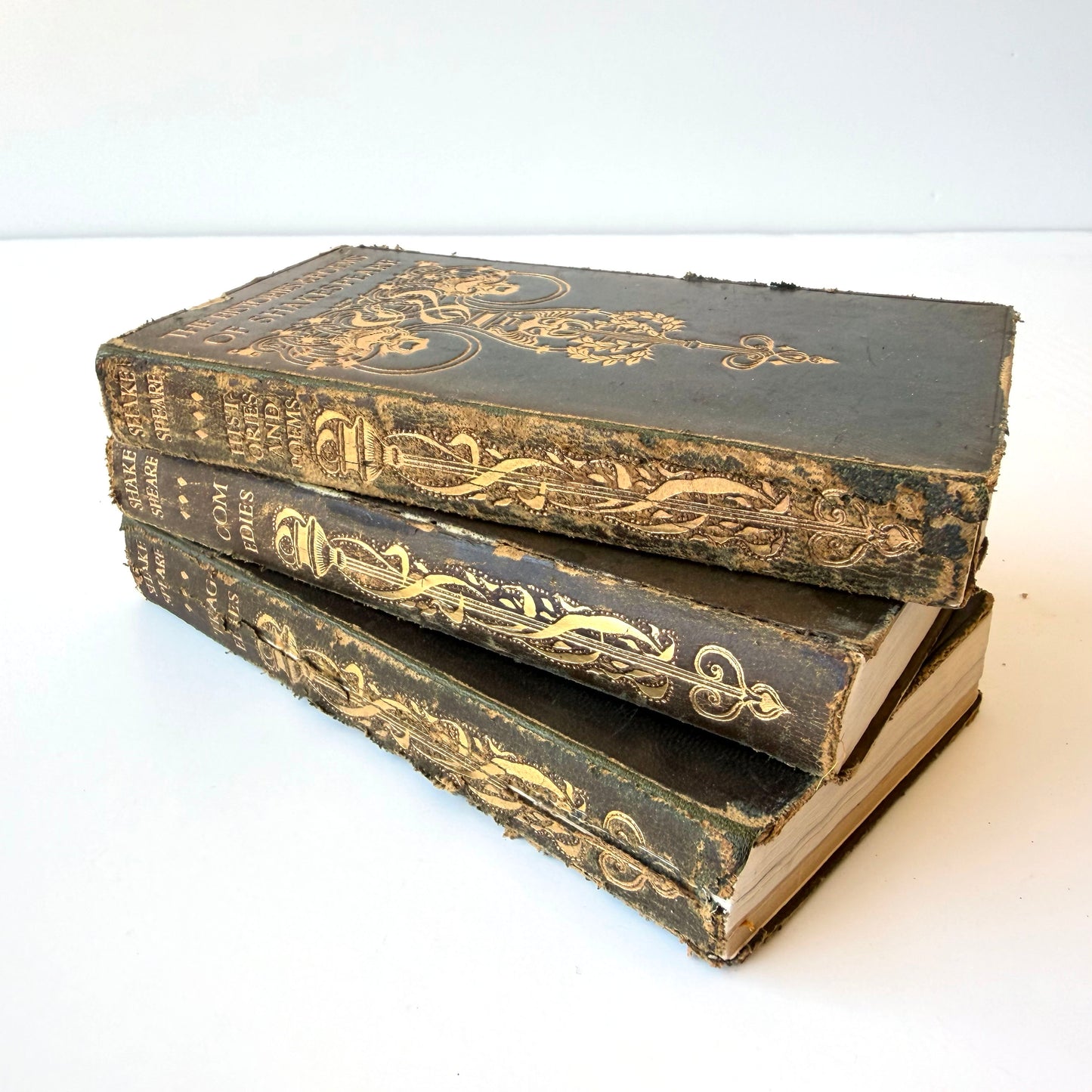 OB111 3" STACK OF ANTIQUE SHAKESPEARE BOOKS