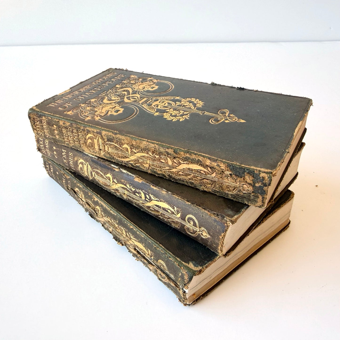 OB111 3" STACK OF ANTIQUE SHAKESPEARE BOOKS