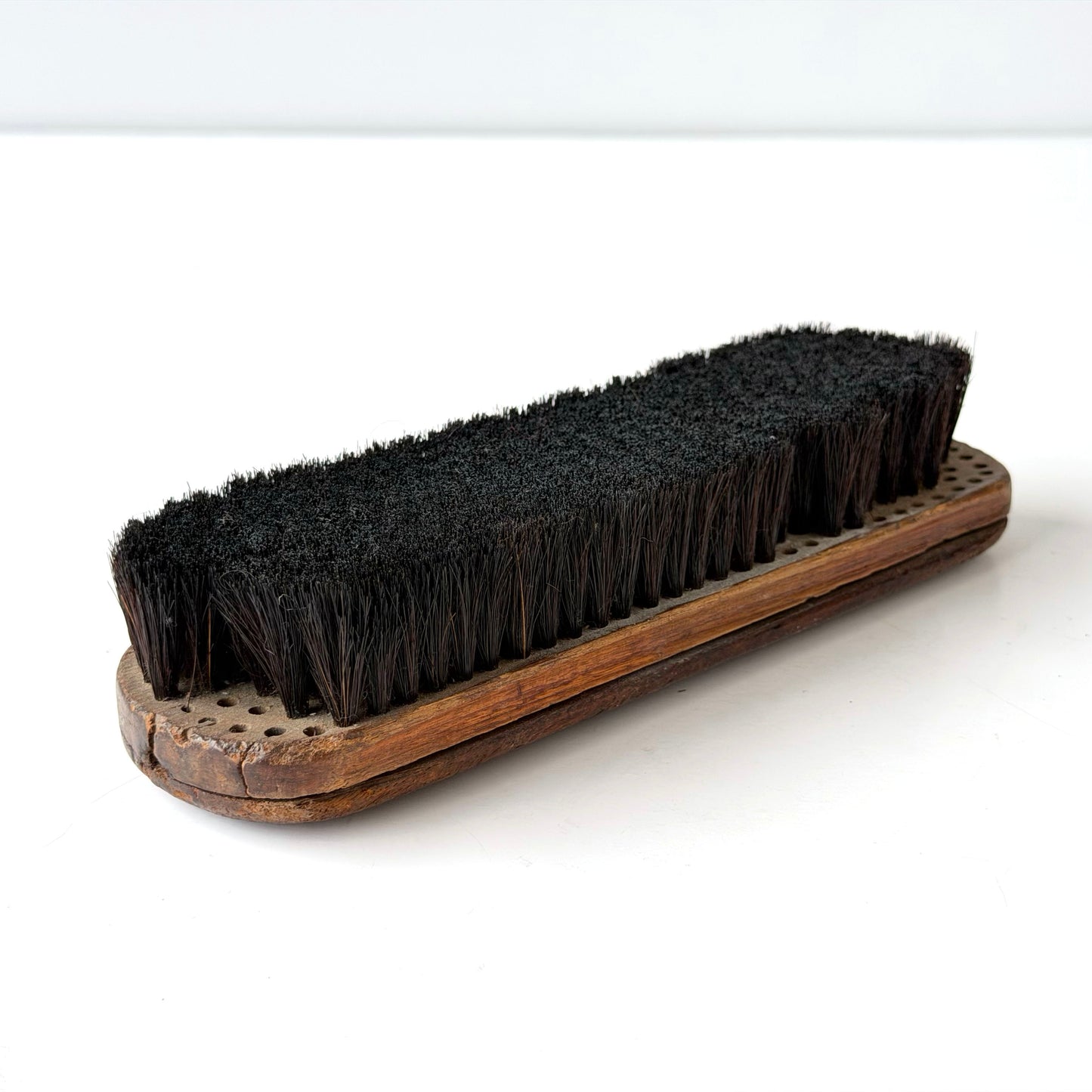 OB118 ANTIQUE WOODEN SHOE SHINE BRUSH