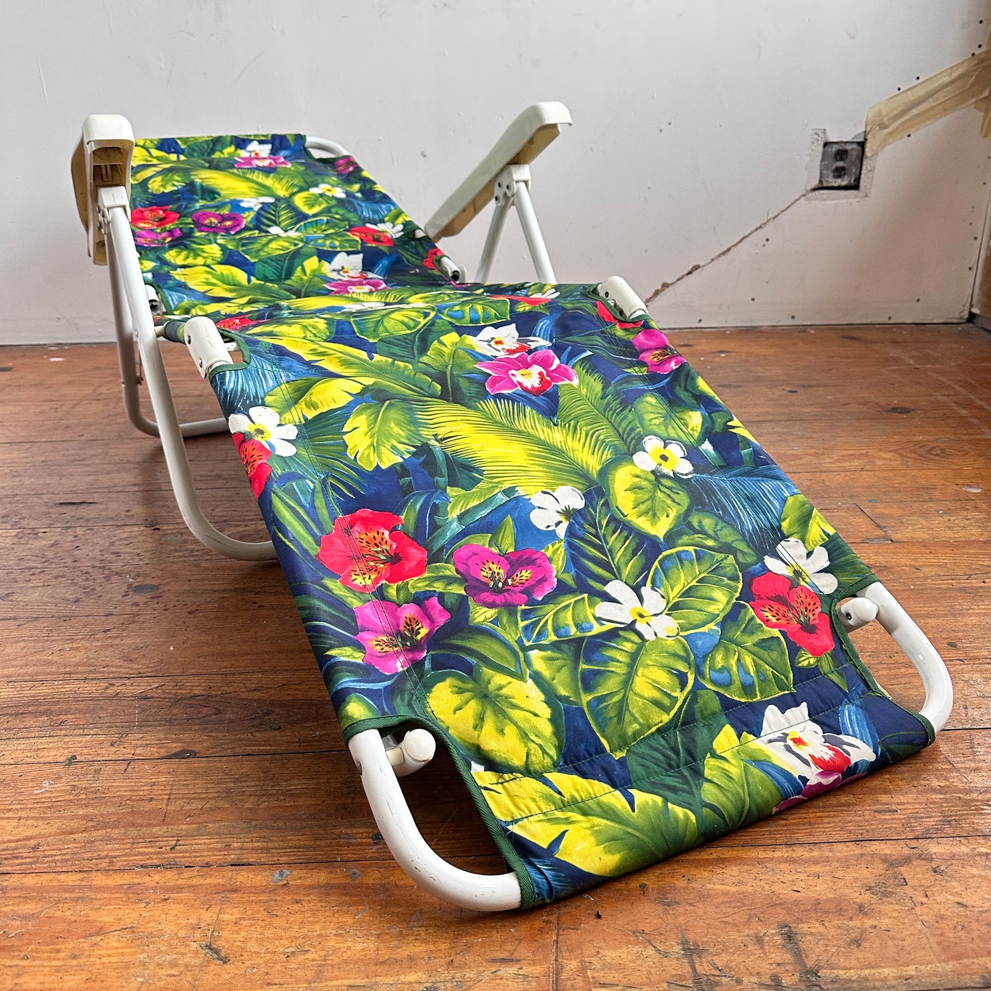 OD004 ORCHID PRINT FOLDING OUTDOOR BEACH LOUNGER