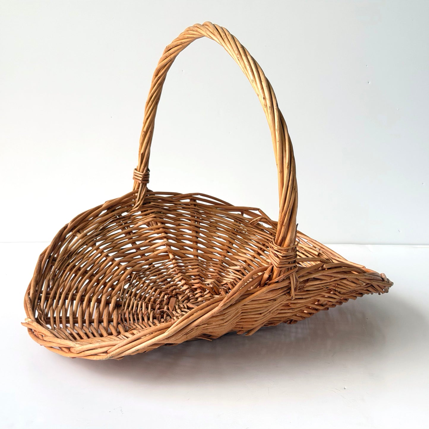 OD008 FIREWOOD BASKET WITH FIREWOOD