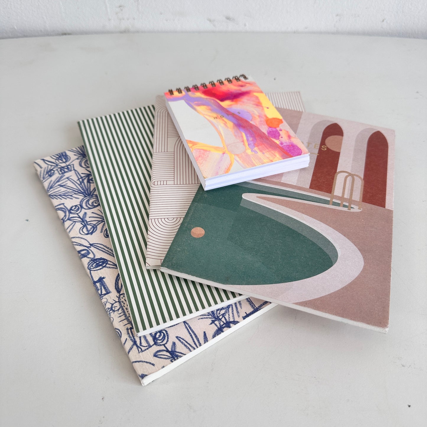 OF007 STACK OF COLORFUL NOTEBOOKS