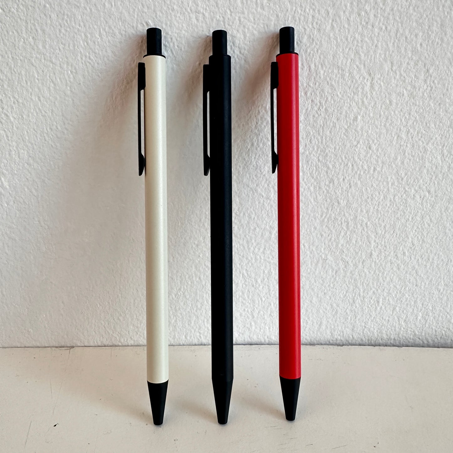 OF017 SET OF 3 HELVETICA BALLPOINT PENS
