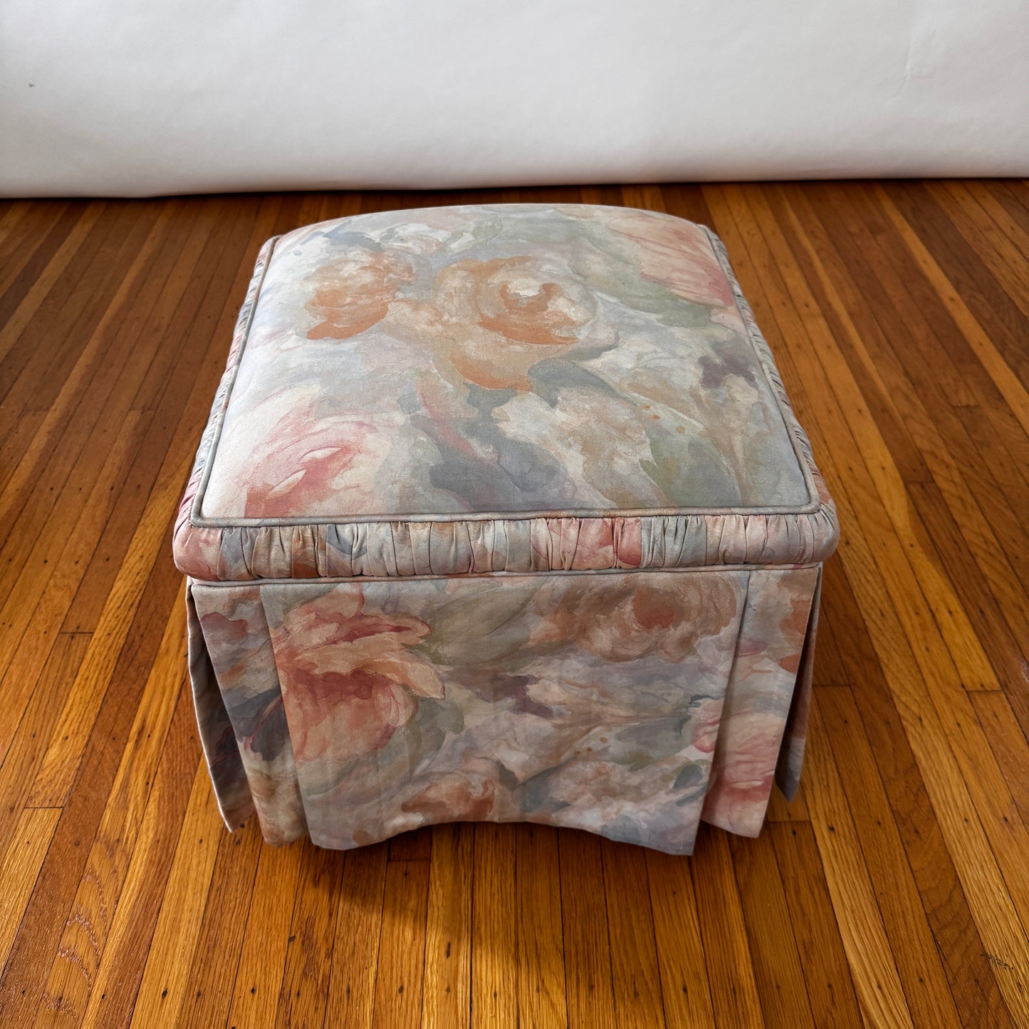 OT001 FLORAL OTTOMAN