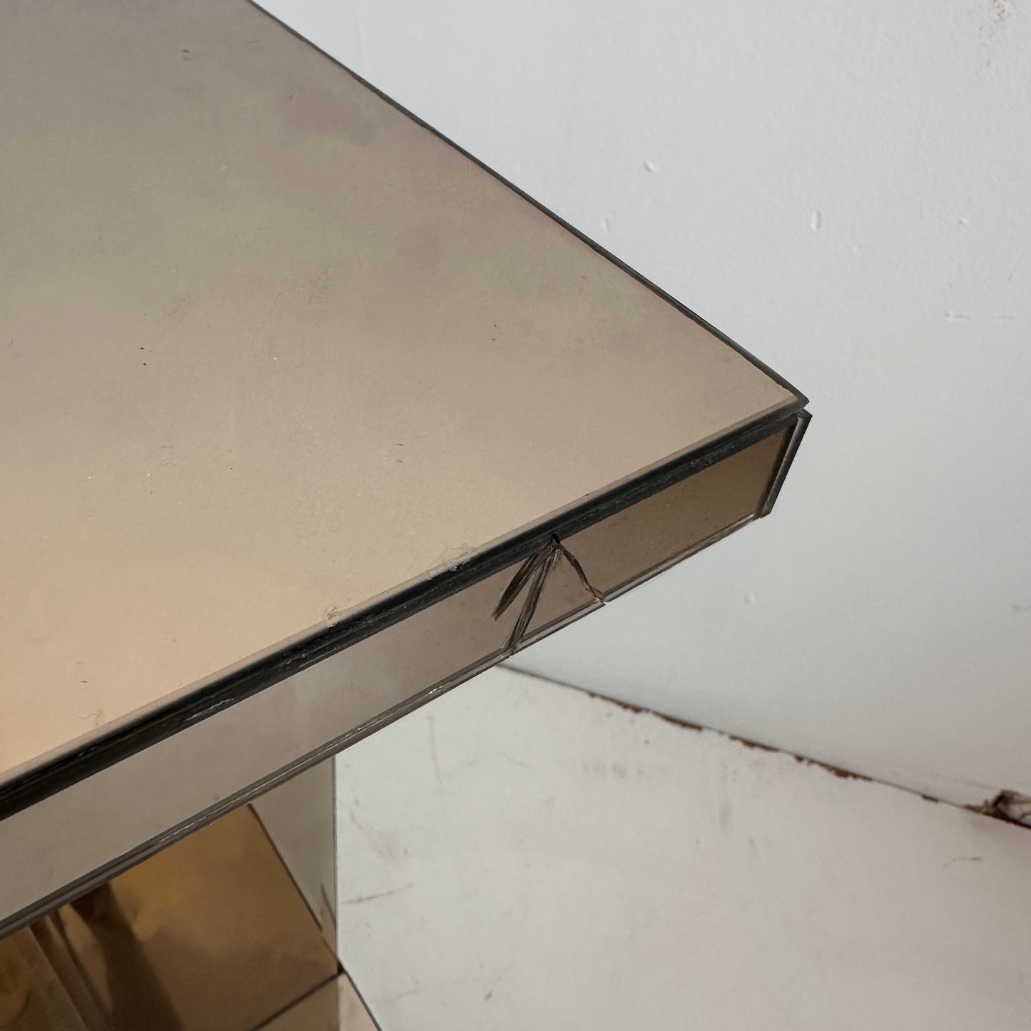 PD004 SMOKED MIRROR PEDESTAL