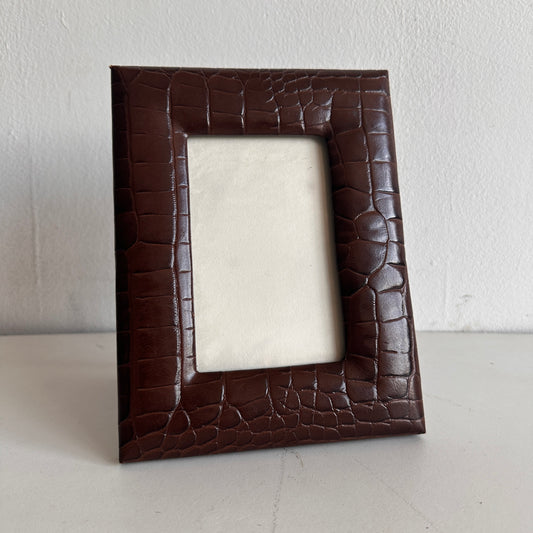 PF001 FAUX ALLIGATOR TABLETOP FRAME