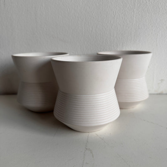 PL010 SET OF THREE BOWLES WHITE PLANTERS