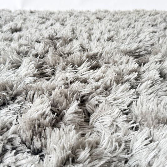 RF004 5' X 8' PLUSH GRAY SHAG AREA RUG