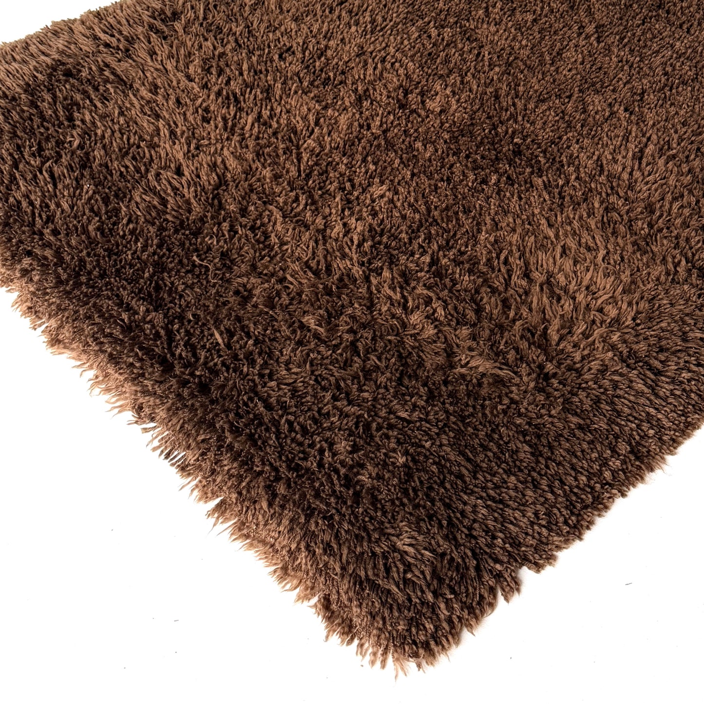 RF006 5' X 7' PLUSH BROWN AREA RUG
