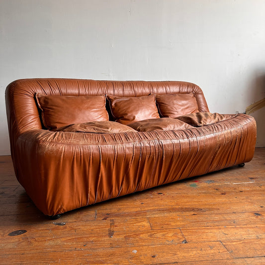 SF002 SPACE AGE ITALIAN RUCHED LEATHER SOFA
