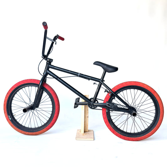 SP049 RED & BLACK BMX BIKE