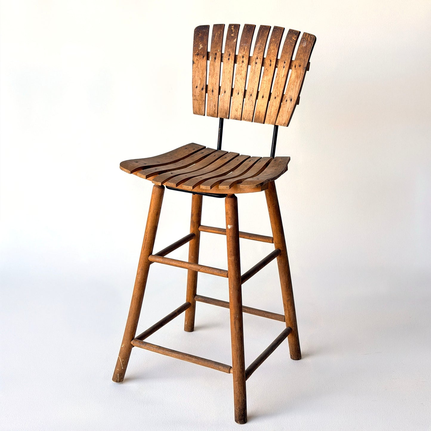 ST001 WOODEN UMANOFF STYLE SLAT STOOL