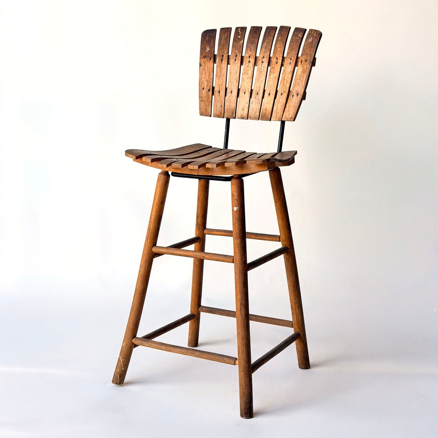 ST001 WOODEN UMANOFF STYLE SLAT STOOL