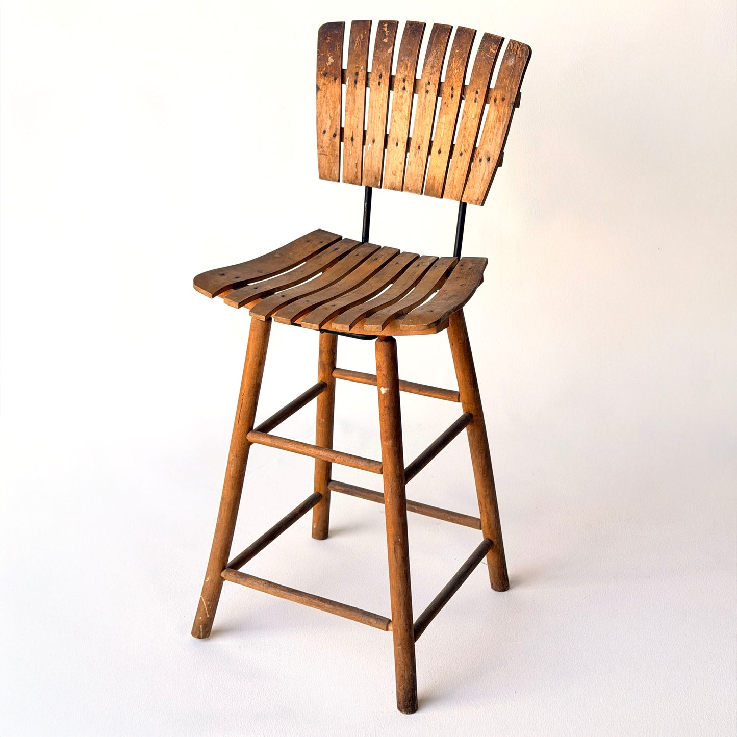 ST001 WOODEN UMANOFF STYLE SLAT STOOL