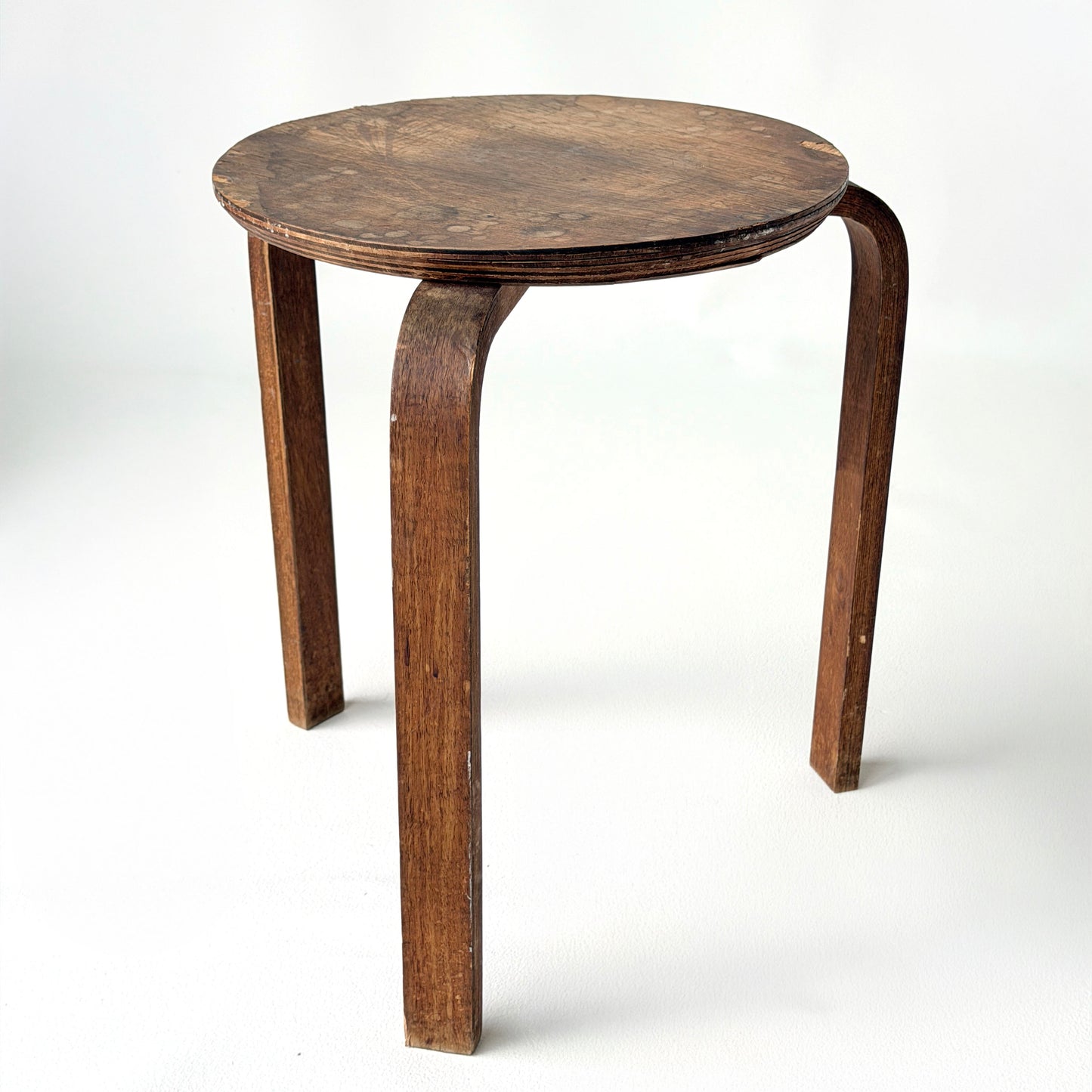 ST006 GUMBLOP STOOL