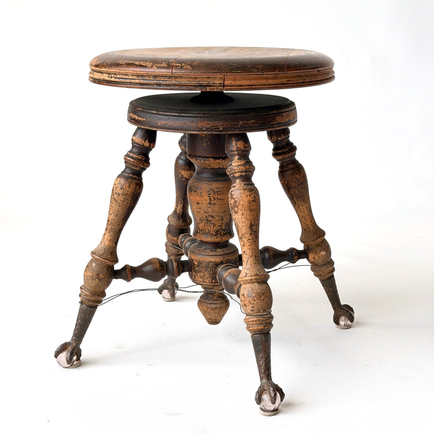 ST012 CLAWFOOT ADJUSTABLE STOOL