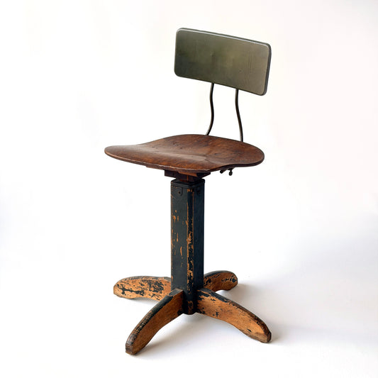 ST016 ADJUSTABLE WOODEN STOOL