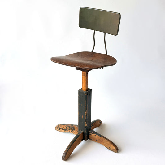 ST016 ADJUSTABLE WOODEN STOOL