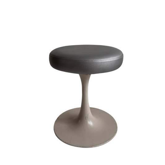 ST018 SILVER KNOLL TULIP STOOL