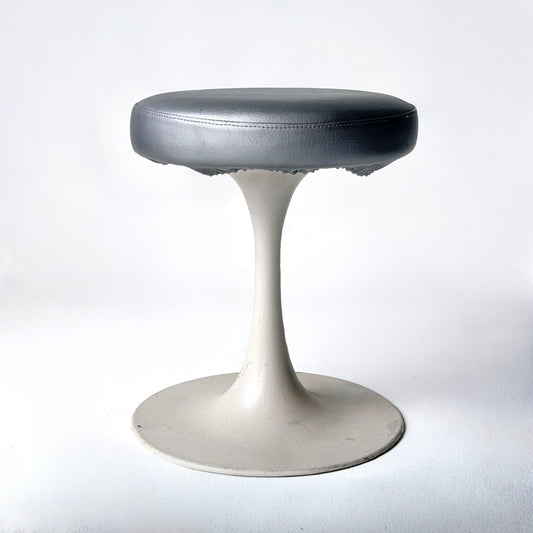 ST018 SILVER KNOLL TULIP STOOL
