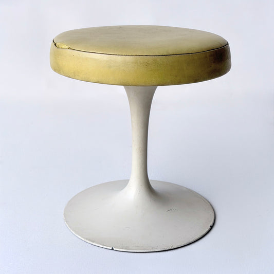 ST019 DISTRESSED YELLOW KNOLL TULIP STOOL