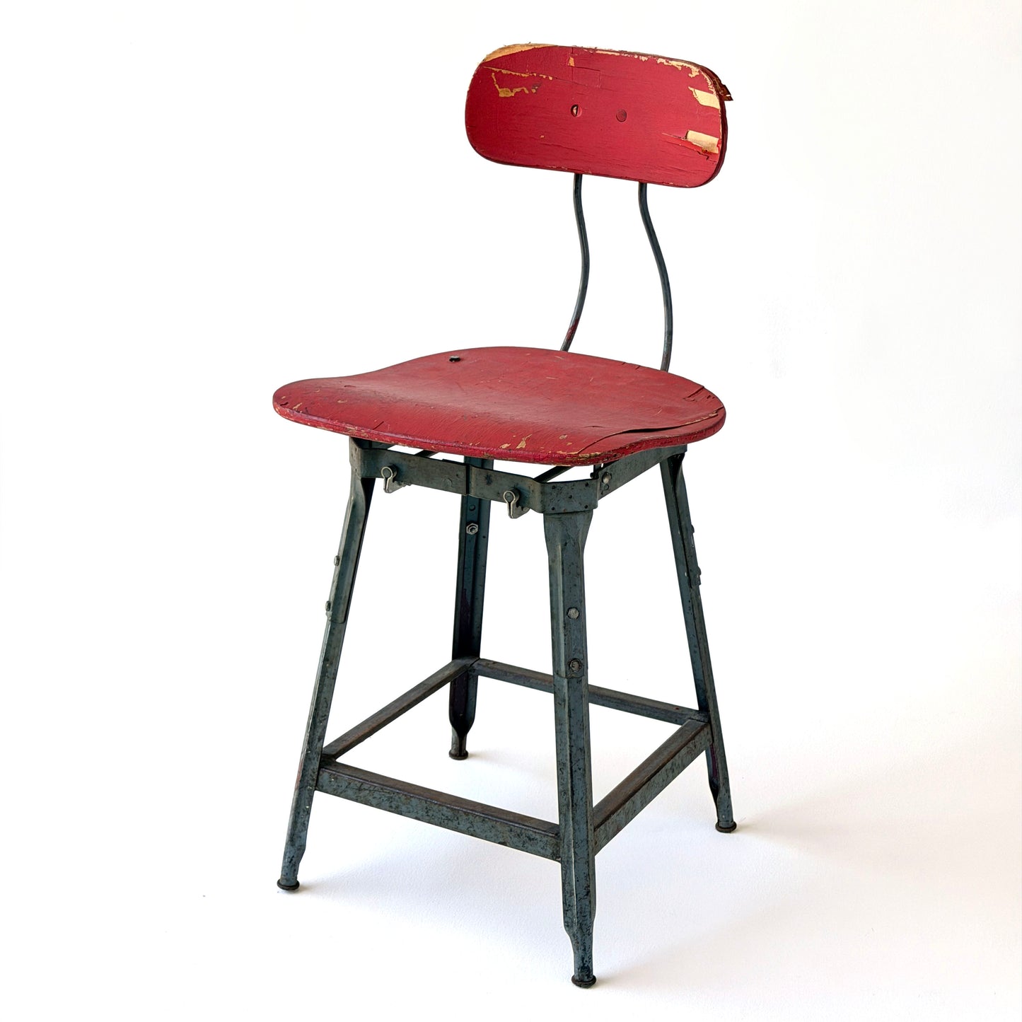 ST023 DISTRESSED RED SHOP STOOL