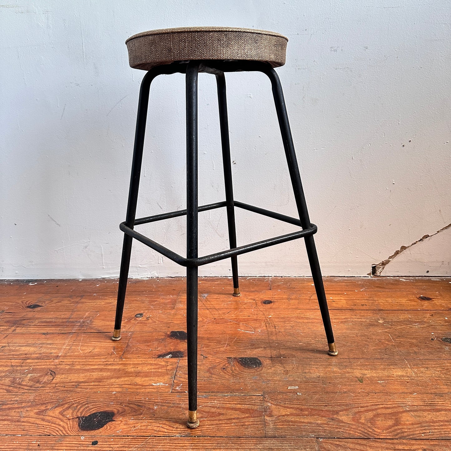 ST028 BLACK AND TAN VINYL SWIVEL SEAT STOOL