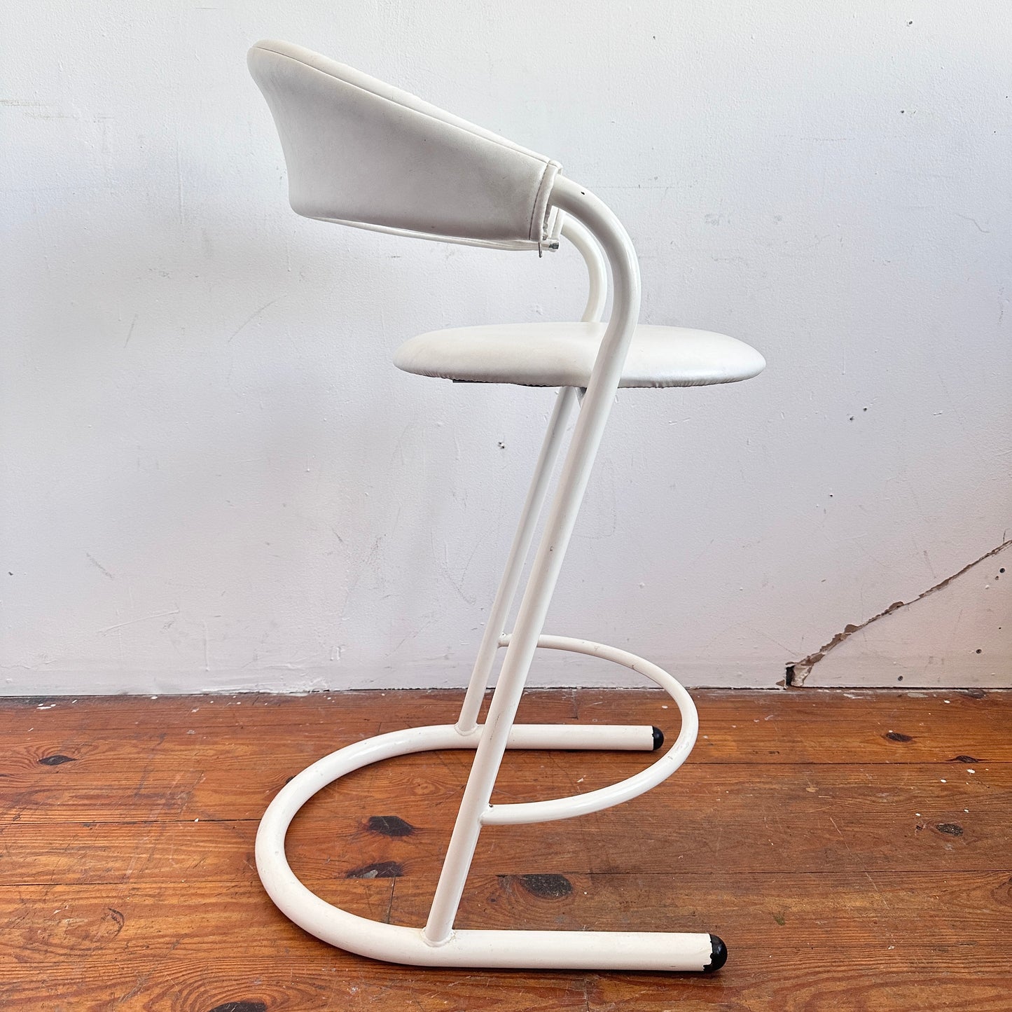 ST030 WHITE AMISCO BAR STOOL