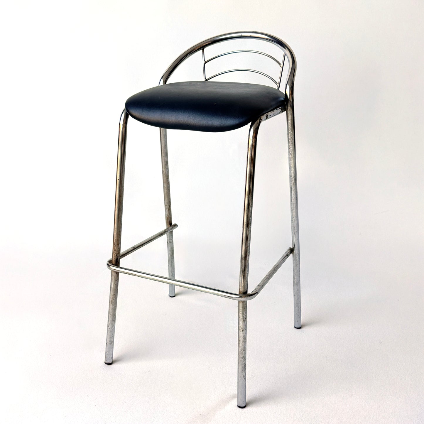 ST031 BLACK AND CHROME BAUHAUS BAR STOOL