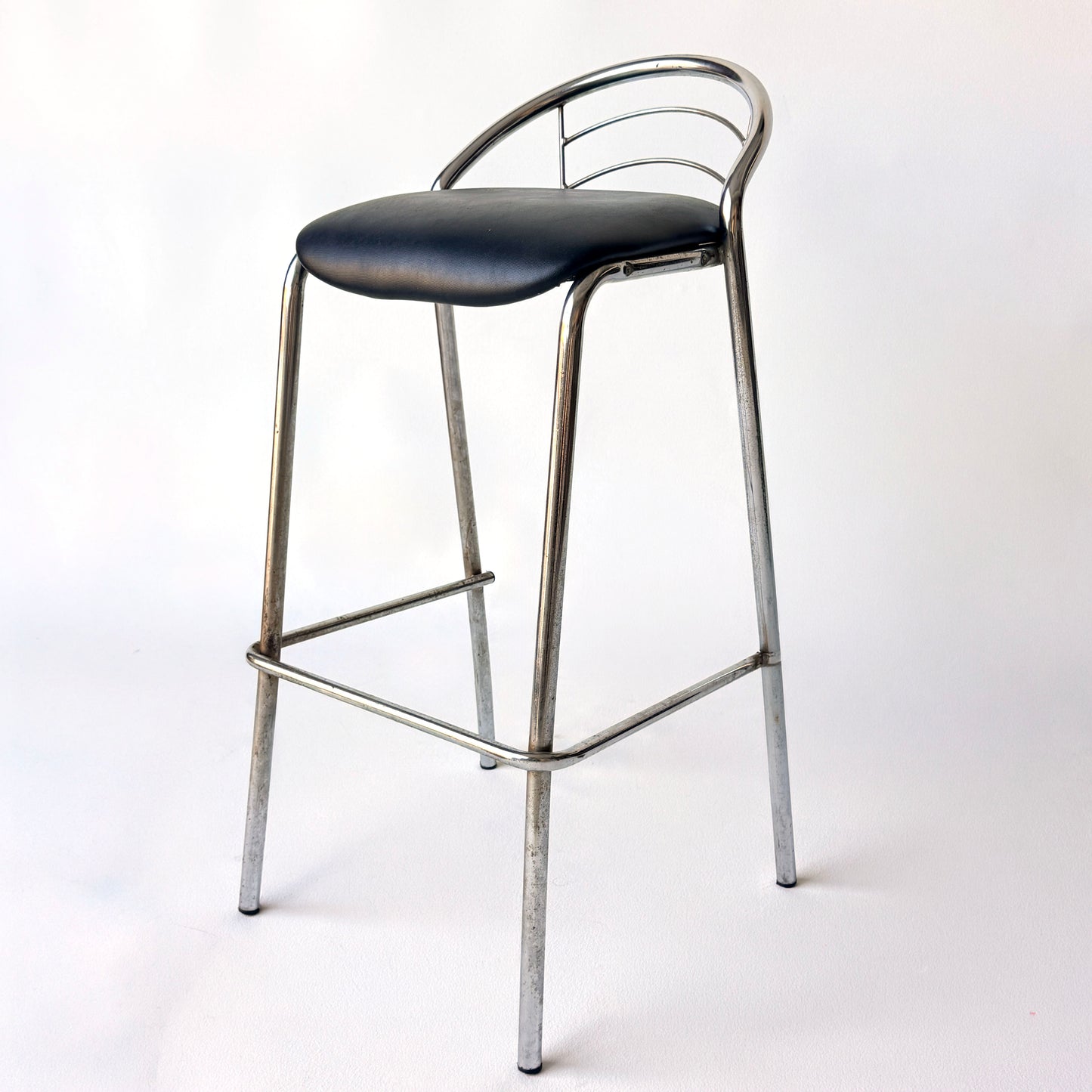ST031 BLACK AND CHROME BAUHAUS BAR STOOL