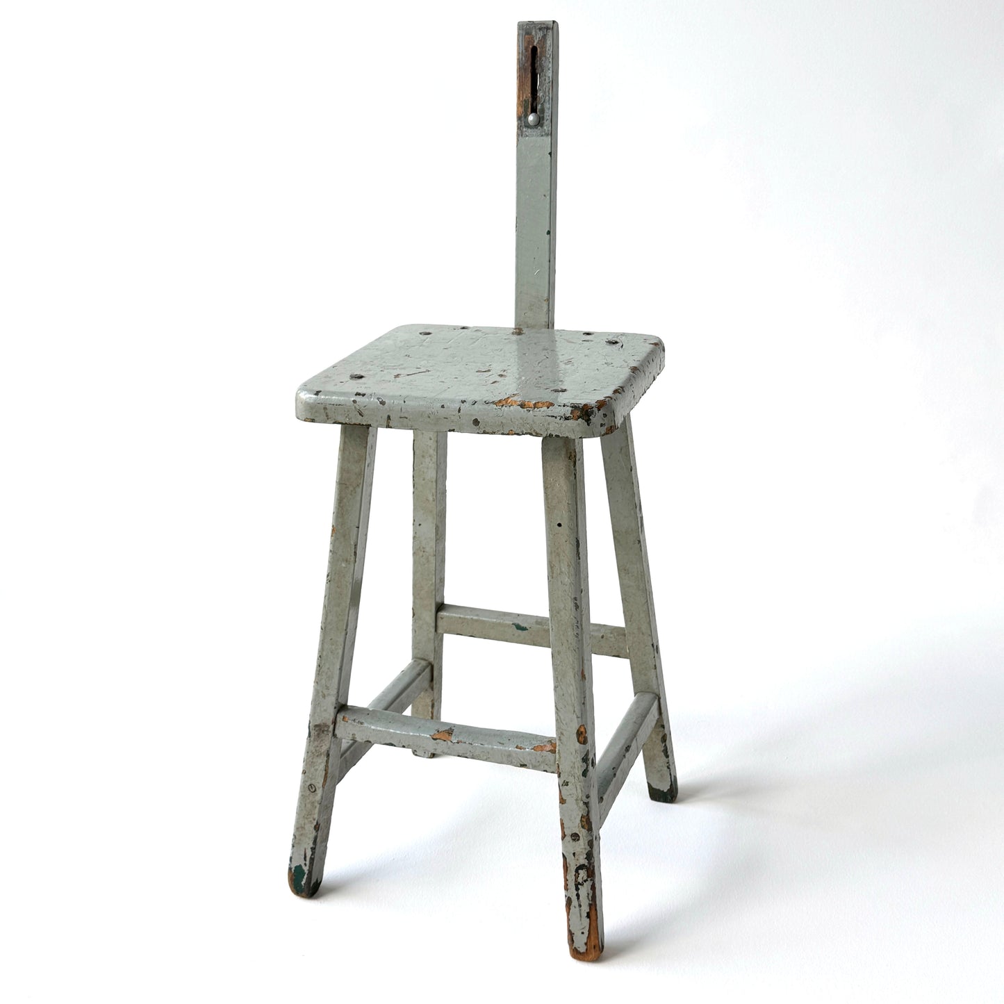 ST035 FUDGE'S STOOL