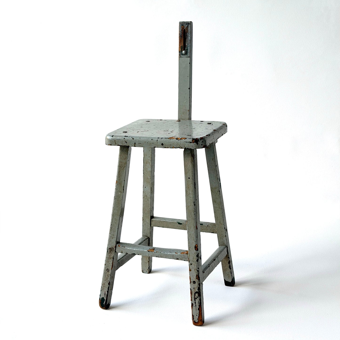ST035 FUDGE'S STOOL